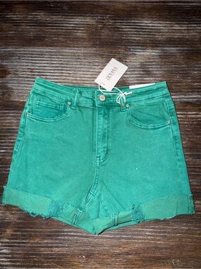 Zenana Outfitters Green Denim Shorts NWT